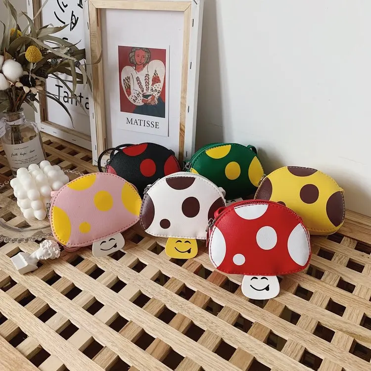 2020 New Style PU Synthetic Leather Small Mushroom Children round Bag Zipper Shoulder Portable Shoulder Bag
2020 New Style PU Synthetic Leather Small Mushroom Children round Bag Zipper Shoulder Portable Shoulder Bag