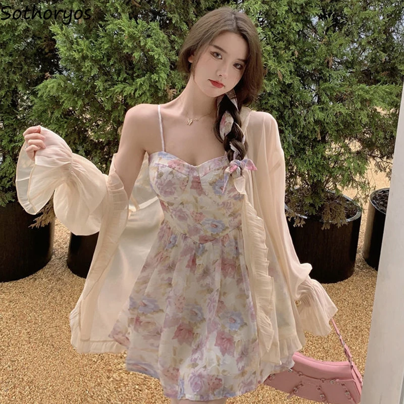 Sexy Backless Sleeveless Dress Women High Waist Floral Printed Vintage Sweet A-line Mini Sundress Tender Casual New Arrival 2021
Sexy Backless Sleeveless Dress Women High Waist Floral Printed Vintage Sweet A-line Mini Sundress Tender Casual New Arrival 2021