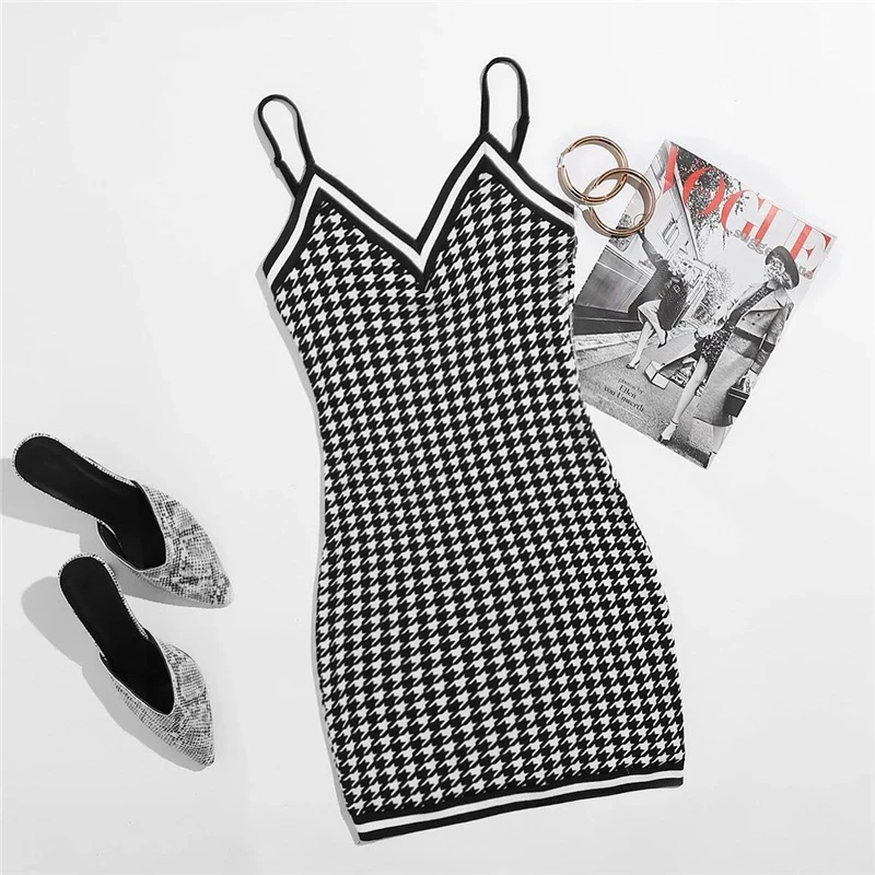 Black and White Striped Trim Houndstooth Bodycon Cami Dress Women Autumn Slim Fit Pencil Sexy Short Dresses
Black and White Striped Trim Houndstooth Bodycon Cami Dress Women Autumn Slim Fit Pencil Sexy Short Dresses