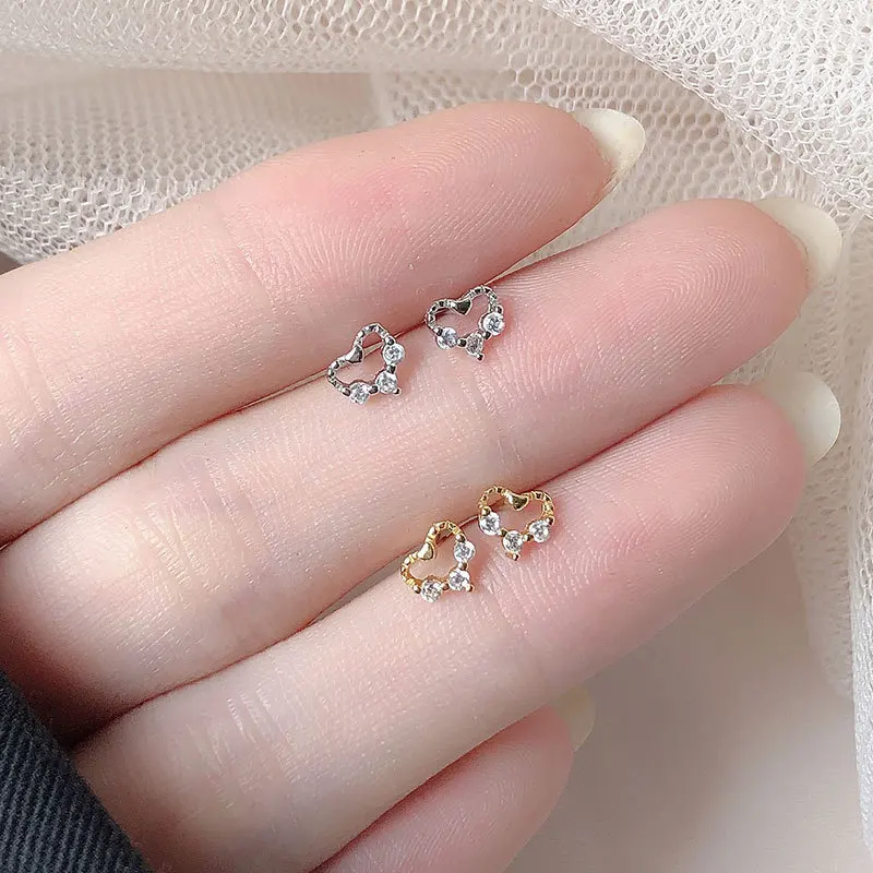 S925 Sterling Silver Stud Earrings Fresh Style Diamond Hollow Mini Love Heart Shape Cute Girl Heart Earrings
S925 Sterling Silver Stud Earrings Fresh Style Diamond Hollow Mini Love Heart Shape Cute Girl Heart Earrings