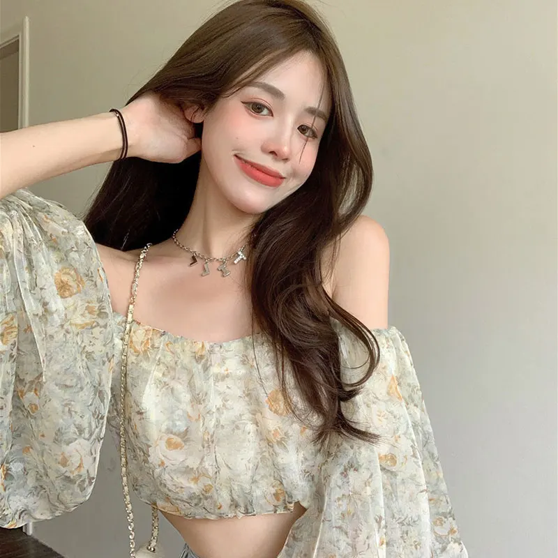 Sexy One-Shoulder Blouses Women's Floral Print Strapless Design Sense Elegant Chiffon Tops Puff Sleeve Summer Short Floral Shirt
Sexy One-Shoulder Blouses Women's Floral Print Strapless Design Sense Elegant Chiffon Tops Puff Sleeve Summer Short Floral Shirt
