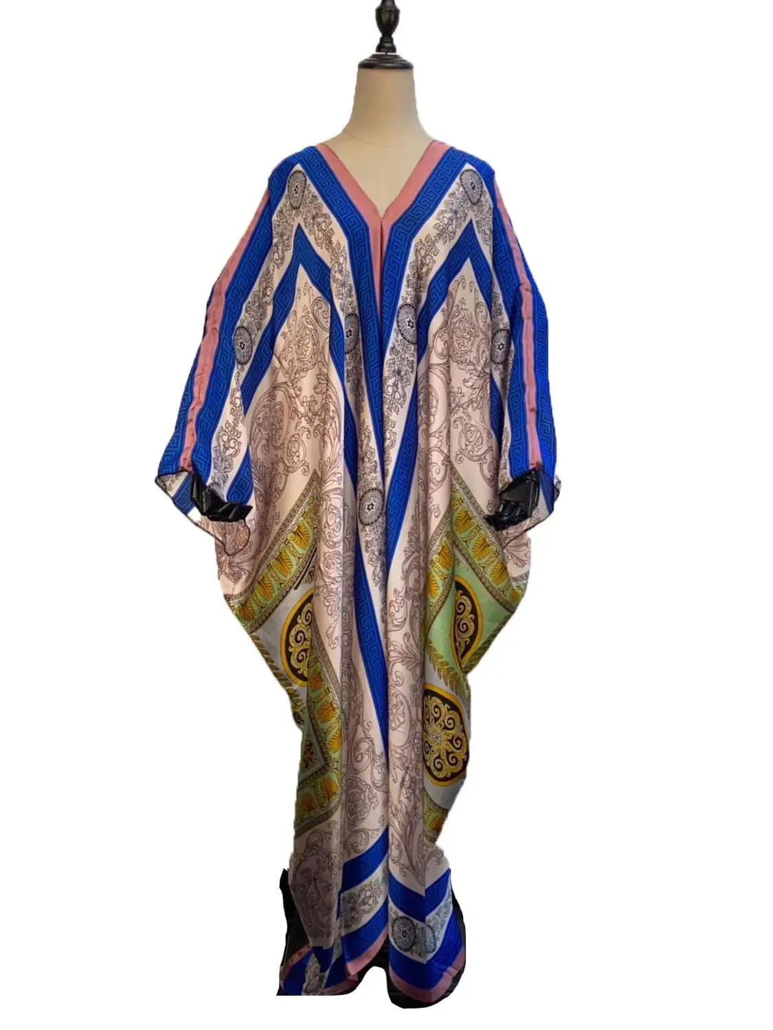 2020 Fashion Print Beach Sundress Sexy V-neck Bohemian Long Dress Dashiki African evening party Silk kaftan maxi dress
2020 Fashion Print Beach Sundress Sexy V-neck Bohemian Long Dress Dashiki African evening party Silk kaftan maxi dress