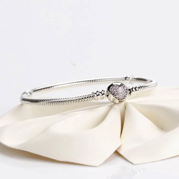 Original 925 Sterling Silver Pan Sparkling Tricolor With Crystal Heart Button Bracelet Fit European Charm Bracelets Jewelry
Original 925 Sterling Silver Pan Sparkling Tricolor With Crystal Heart Button Bracelet Fit European Charm Bracelets Jewelry