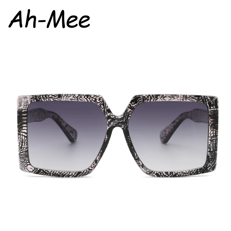 Oversized Square Sunglasses Women New Luxury Brand Trendy Flat Top Big Frame Black Stripe Vintage Female Gradient Shades UV400
Oversized Square Sunglasses Women New Luxury Brand Trendy Flat Top Big Frame Black Stripe Vintage Female Gradient Shades UV400