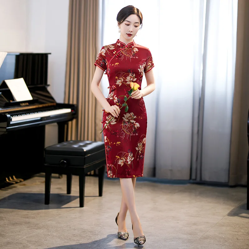 Elegant Autumn Handmade Button Short Sleeve Satin Knee-Length Cheongsam Traditional Chinese Style Female Qipao Size 4XL
Elegant Autumn Handmade Button Short Sleeve Satin Knee-Length Cheongsam Traditional Chinese Style Female Qipao Size 4XL