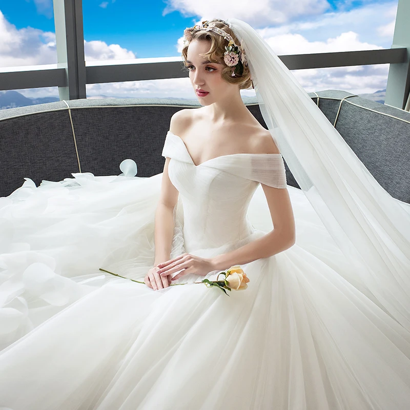 European American Noble And Luxurious Women's Wedding Dresses Simple Princess Dream Big Tail Photo Studio Wedding Dresses
European American Noble And Luxurious Women's Wedding Dresses Simple Princess Dream Big Tail Photo Studio Wedding Dresses