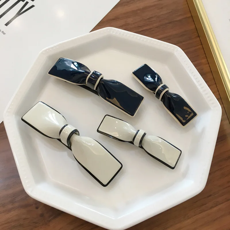 new Elegant Vintage bow Hair Clip Cute Hair Barrette Hairpin Hairgrips Hair Claws Korean Hair Accessories for Women Girls XZ1
new Elegant Vintage bow Hair Clip Cute Hair Barrette Hairpin Hairgrips Hair Claws Korean Hair Accessories for Women Girls XZ1