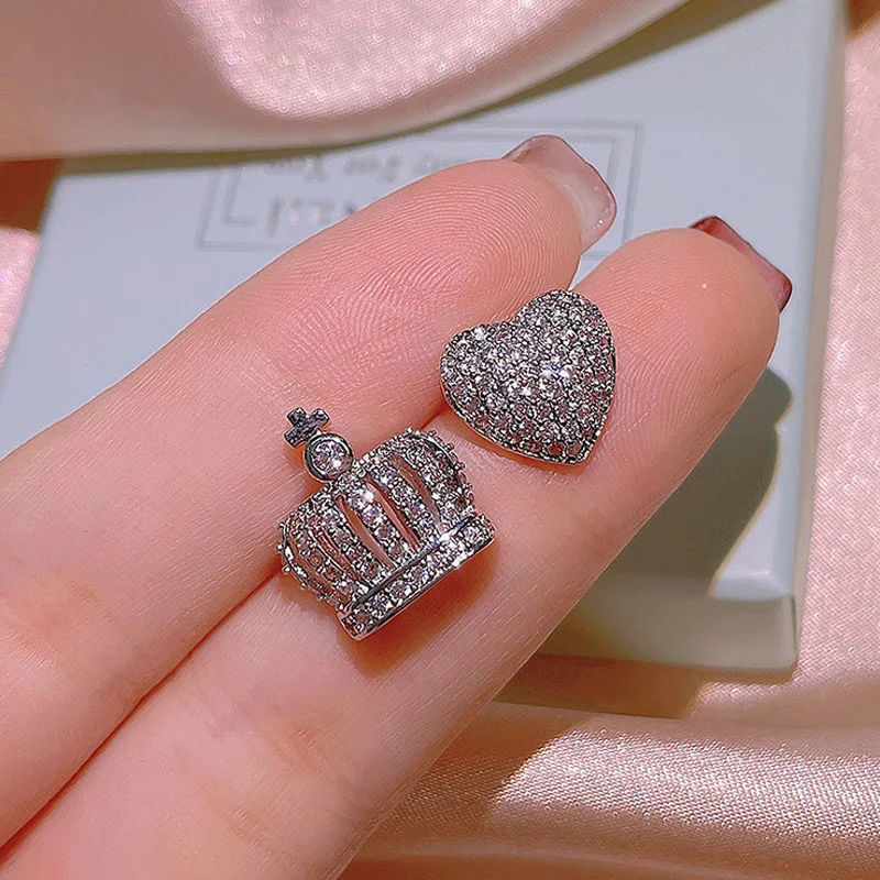 New Luxury Exquisite Crown Love Stud Earrings for Women Anniversary Gift Solid 925 Silver Jewelry Full Zircon Earring Wholesale
New Luxury Exquisite Crown Love Stud Earrings for Women Anniversary Gift Solid 925 Silver Jewelry Full Zircon Earring Wholesale