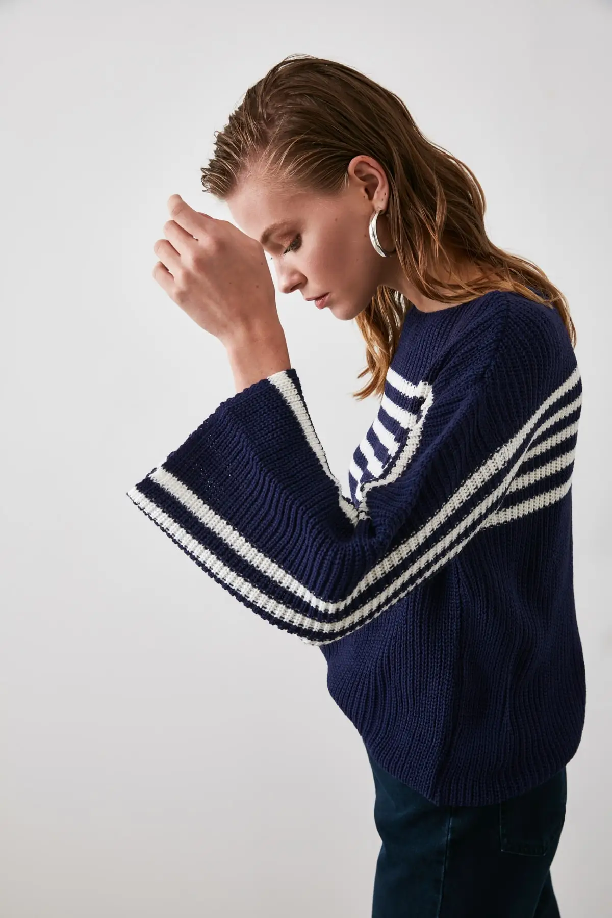 Trendyol Striped Knitwear Sweater TWOAW21KZ0868
Trendyol Striped Knitwear Sweater TWOAW21KZ0868