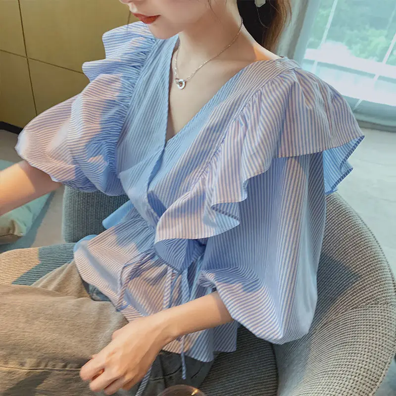 CGC 2021 Casual Stripe Ruffle Women Shirt Summer Short Sleeves V-neck Top Female Blouses Vintage Loose Elegant Ladies Shirts
CGC 2021 Casual Stripe Ruffle Women Shirt Summer Short Sleeves V-neck Top Female Blouses Vintage Loose Elegant Ladies Shirts