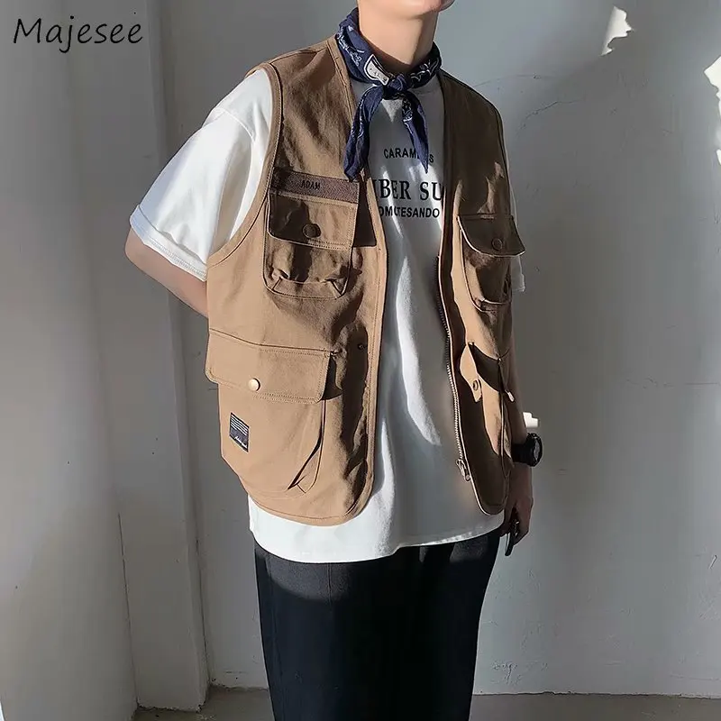Men Vests Multi-pockets Punk Style Sleeveless Zipper Coat Retro BF Cargo Waistcoats Handsome Chic Teenager Streetwear Loose Vest
Men Vests Multi-pockets Punk Style Sleeveless Zipper Coat Retro BF Cargo Waistcoats Handsome Chic Teenager Streetwear Loose Vest