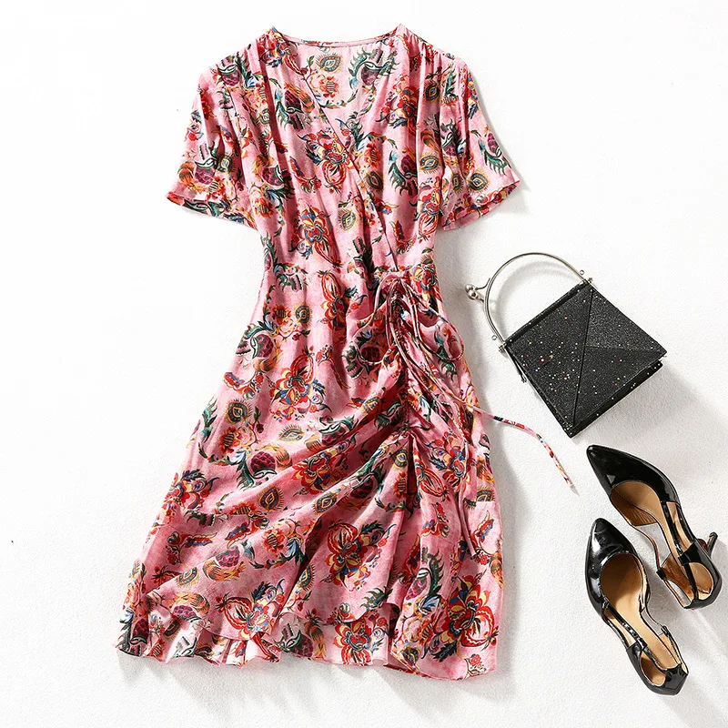 72824 Summer New V-neck French Pink Iris Print Silk Dress with Drawstring Waist Mulberry Silk Skirt
72824 Summer New V-neck French Pink Iris Print Silk Dress with Drawstring Waist Mulberry Silk Skirt