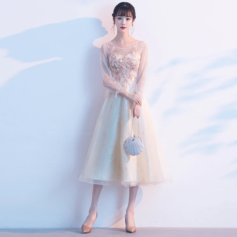 Champagne Lace Appliques Cocktail Dresses Sheer Back Prom Party Dresses Hollow Out Long Sleeves vestidos de coctel 2020
Champagne Lace Appliques Cocktail Dresses Sheer Back Prom Party Dresses Hollow Out Long Sleeves vestidos de coctel 2020