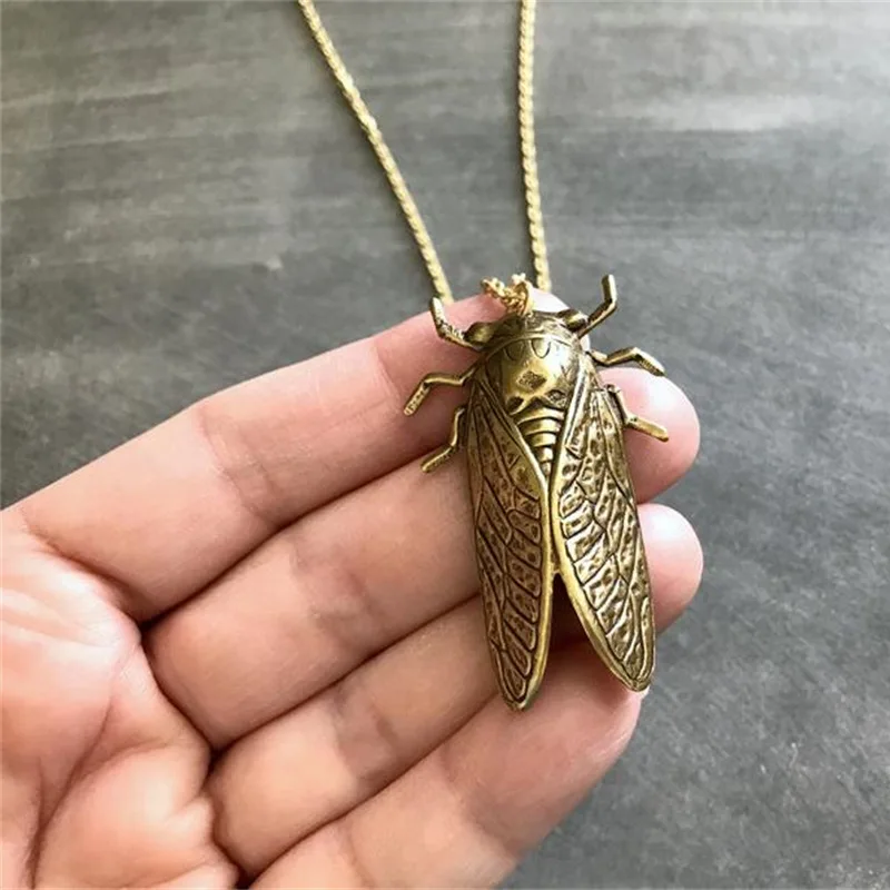 Женское и мужское готическое ювелирное изделие
Женское и мужское готическое ювелирное изделие