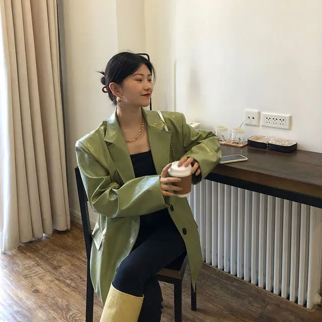 Pu Faux Leather Coat For Women 2021 Korean Loose Fit Lapel Y2k Green Long Sleeve Clothes Chic Vintage Female Outwear Jacket
Pu Faux Leather Coat For Women 2021 Korean Loose Fit Lapel Y2k Green Long Sleeve Clothes Chic Vintage Female Outwear Jacket