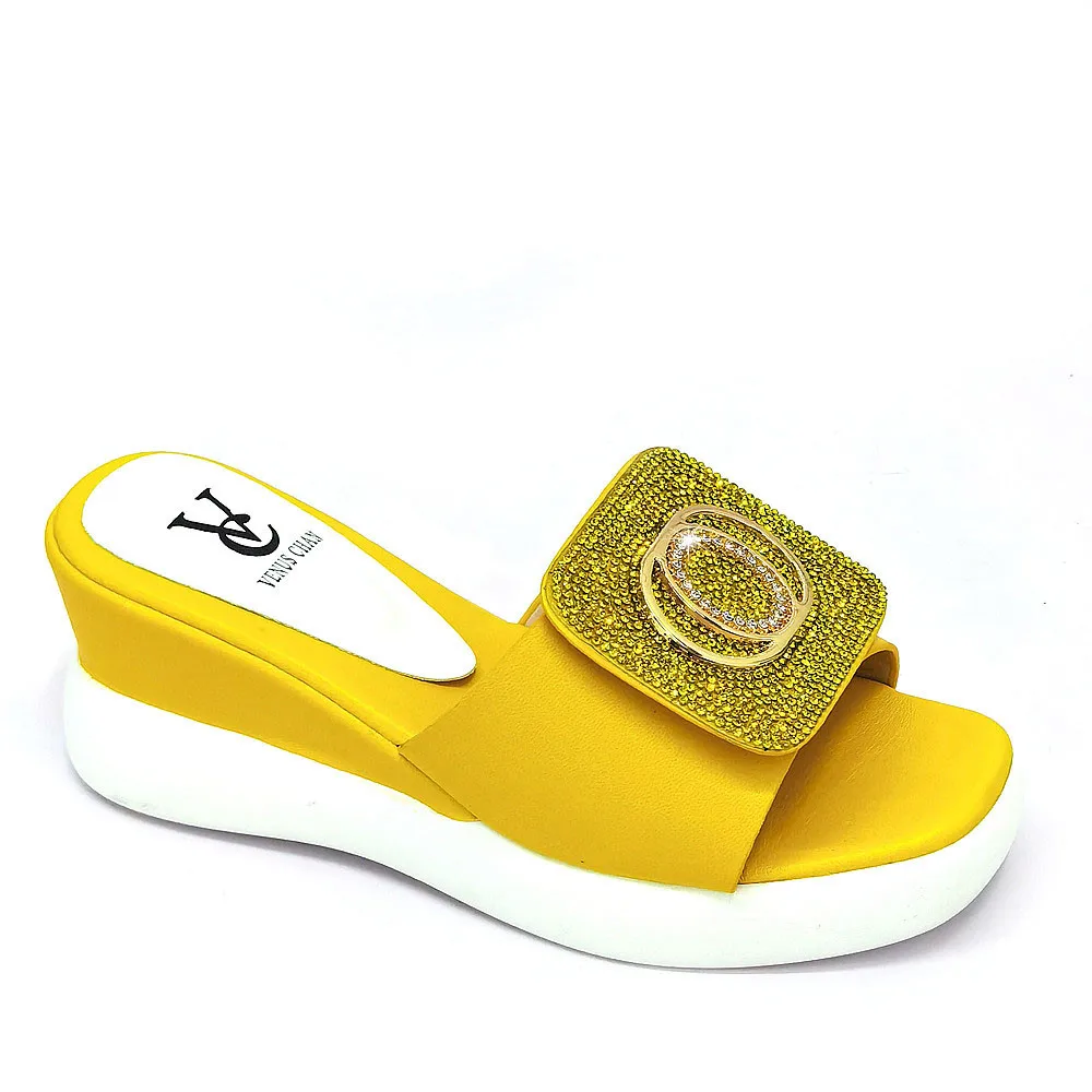 New Ladies Sandals with Heels Summer African Women Pumps Nigerian Women Sandals High Quality Designer Shoes Women Luxury 2021
New Ladies Sandals with Heels Summer African Women Pumps Nigerian Women Sandals High Quality Designer Shoes Women Luxury 2021
