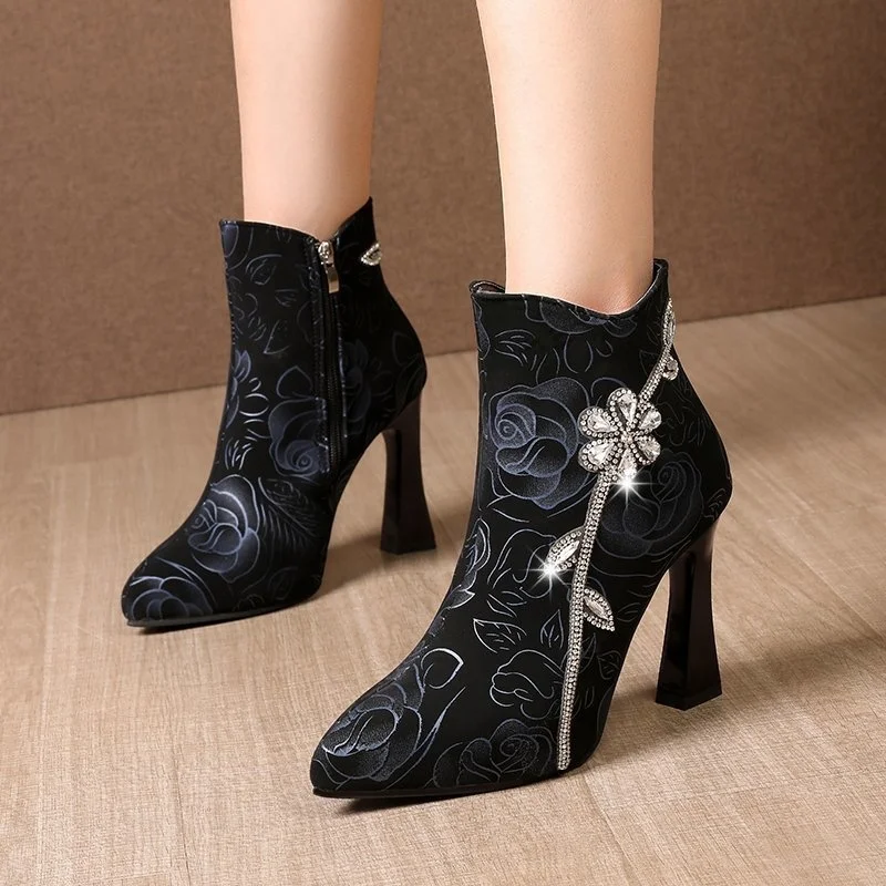 2021 Chelsea Autumn Winter Women's High Boots Comfortable Flannel Platform Shoes Rubber Sole Ethnic Style Female Ankle Boots
2021 Chelsea Autumn Winter Women's High Boots Comfortable Flannel Platform Shoes Rubber Sole Ethnic Style Female Ankle Boots