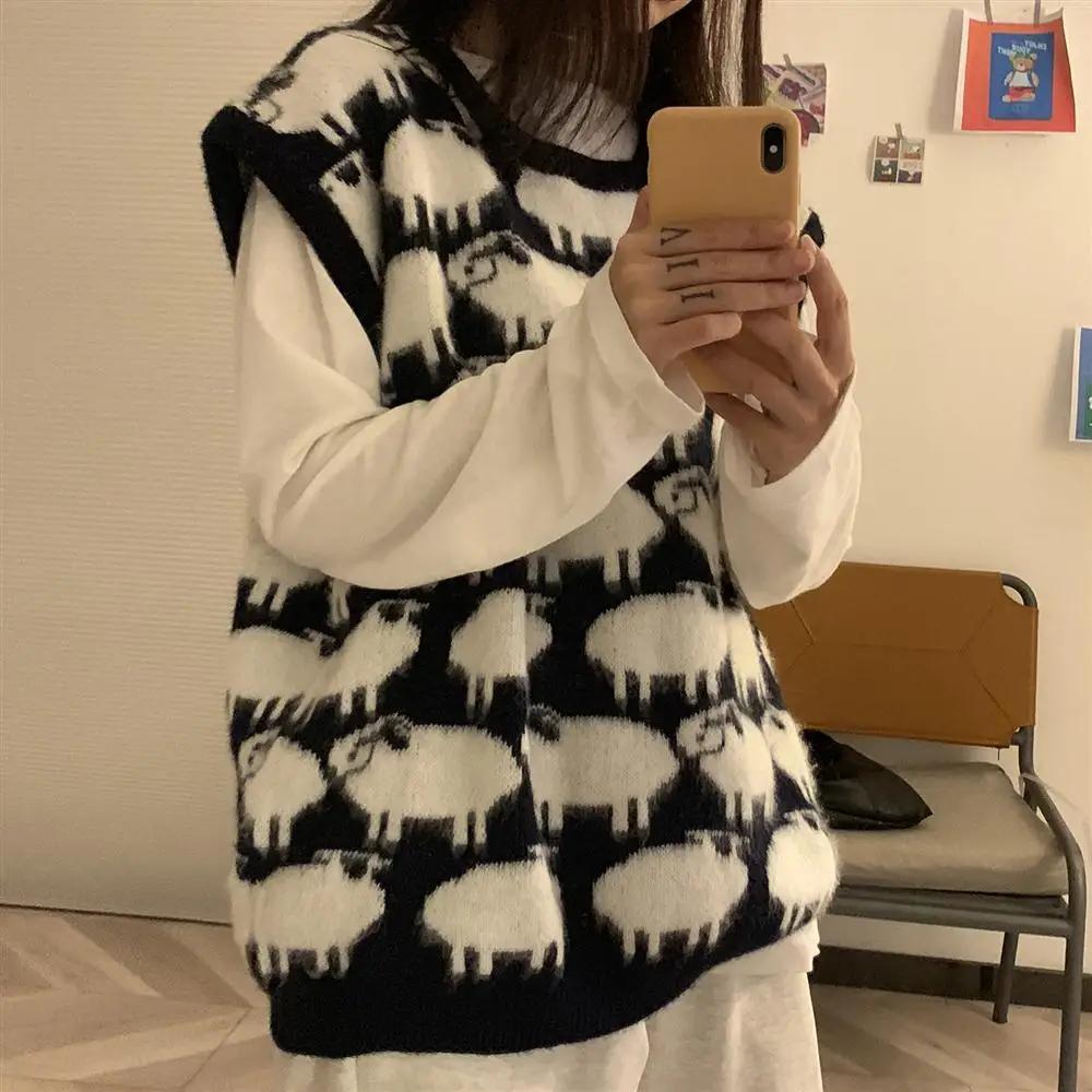 Sweater knitted waistcoat women's vest round neck Korean loose and versatile college style autumn and winter wear sleeveless
Sweater knitted waistcoat women's vest round neck Korean loose and versatile college style autumn and winter wear sleeveless