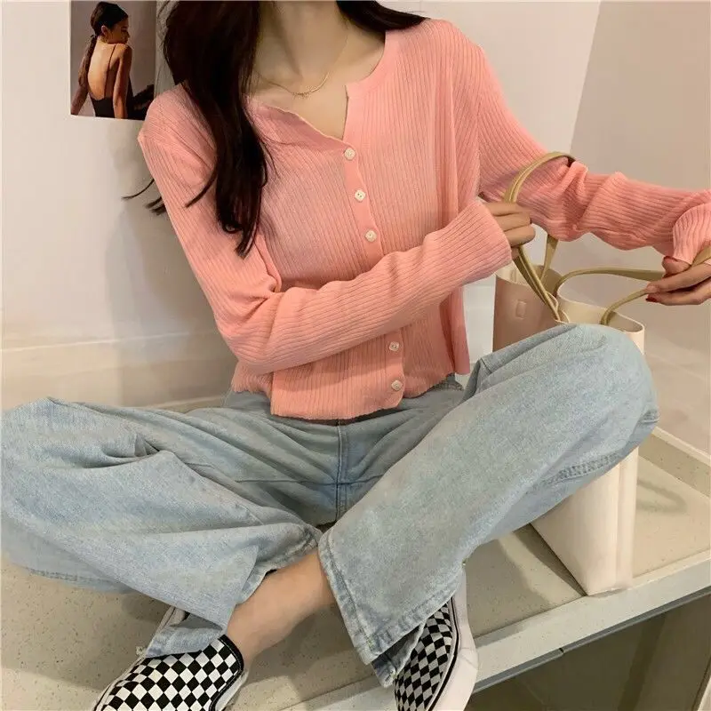 Cardigan Women Sweet Button V-neck Popular Female Basic Long Sleeve All-match BF Pure Color Students Preppy Style Knitting Mujer
Cardigan Women Sweet Button V-neck Popular Female Basic Long Sleeve All-match BF Pure Color Students Preppy Style Knitting Mujer