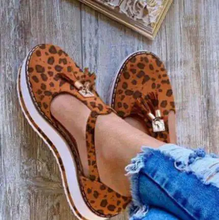 Women Shallow Mouth Casual Female Sneakers Round Toe Korean Shoes Clogs Platform Fringe Flats New 2021 Big Size Creepers Tassel
Women Shallow Mouth Casual Female Sneakers Round Toe Korean Shoes Clogs Platform Fringe Flats New 2021 Big Size Creepers Tassel