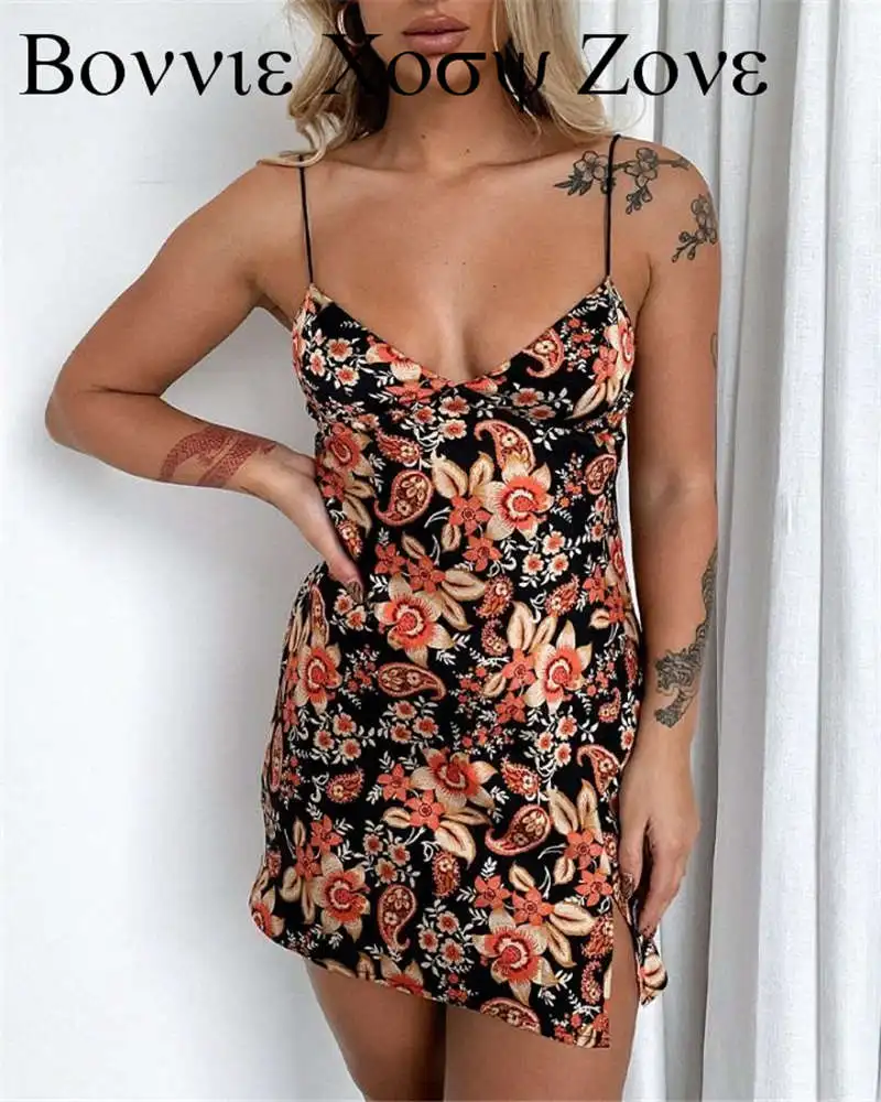 Summer Women Sleeveless Spaghetti Strap V-Neck All Over Print Sling Slit Mini Dress
Summer Women Sleeveless Spaghetti Strap V-Neck All Over Print Sling Slit Mini Dress