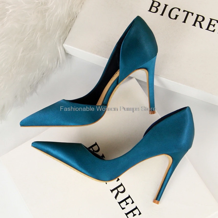 Туфли-лодочки Bigtree женские, пикантные шелковые туфли с острым носком, с боковым вырезом, для ночного клуба, узкие вечерние туфли на высоком к... 
Туфли-лодочки Bigtree женские, пикантные шелковые туфли с острым носком, с боковым вырезом, для ночного клуба, узкие вечерние туфли на высоком к...
