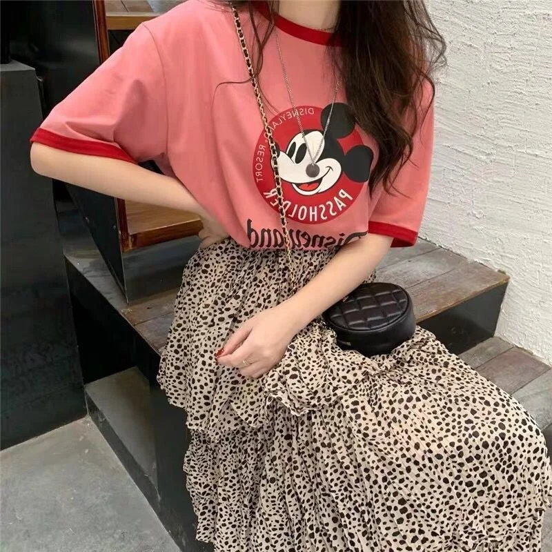 Disney Women's T-shirt Cartoon Mickey Mouse Pattern Print Blouses Sweet All-match Loose Hedging Women Clothing External Wear
Disney Women's T-shirt Cartoon Mickey Mouse Pattern Print Blouses Sweet All-match Loose Hedging Women Clothing External Wear