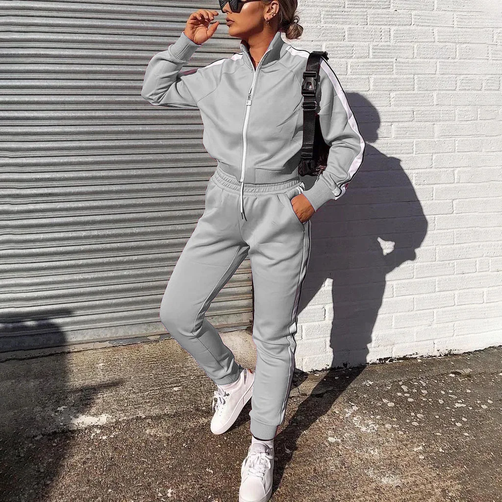 2021 women's autumn and winter new retro zipper leisure sports fashion suit shorts sets ensemble femme crop top
2021 women's autumn and winter new retro zipper leisure sports fashion suit shorts sets ensemble femme crop top