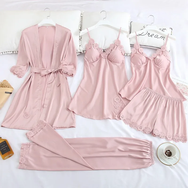 Satin Sleepwear Lace 5PCS Pajamas Suit Women Ice Silk Pyjamas Pour Femme V-Neck Kimono Robe Gown Appliques Loungewear With Pads
Satin Sleepwear Lace 5PCS Pajamas Suit Women Ice Silk Pyjamas Pour Femme V-Neck Kimono Robe Gown Appliques Loungewear With Pads