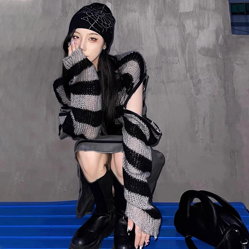 Lady Thin Zipper Off Shoulder Hollow Out Sweaters Gothic Striped Gray Red Women Short Length Pull Sweater Autumn Korean Jumpers
Lady Thin Zipper Off Shoulder Hollow Out Sweaters Gothic Striped Gray Red Women Short Length Pull Sweater Autumn Korean Jumpers