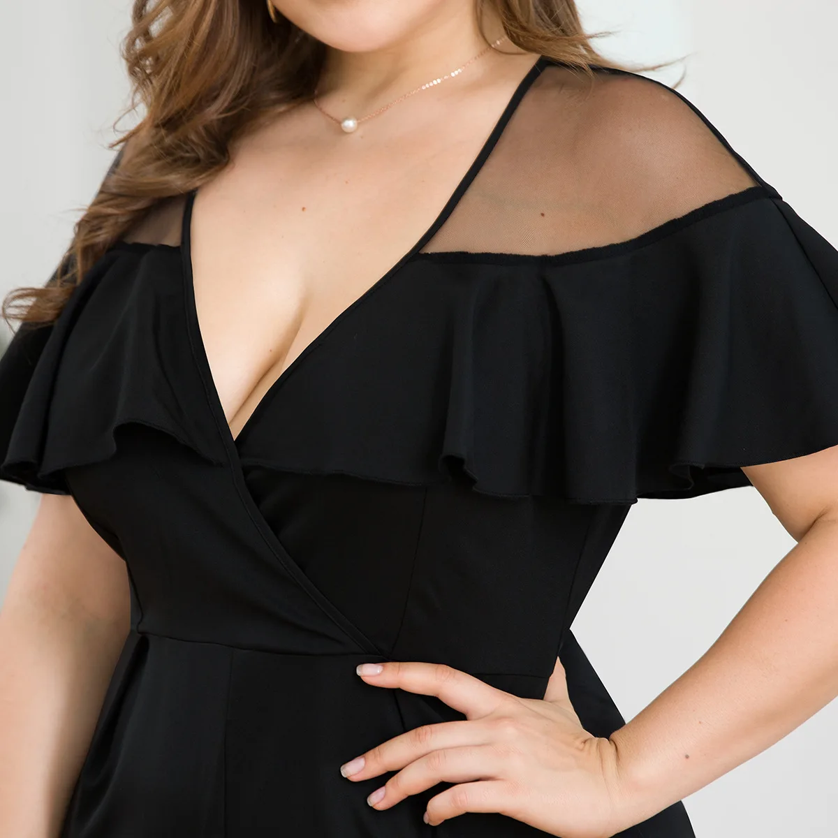 Plus Size Summer New Mesh Stitching Jumpsuit Women Sexy Deep V Wrap short Sleeves Wide Leg Office Jumpsuit
Plus Size Summer New Mesh Stitching Jumpsuit Women Sexy Deep V Wrap short Sleeves Wide Leg Office Jumpsuit
