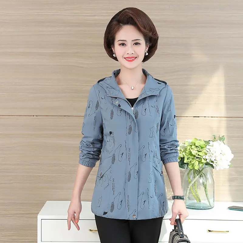 Spring Autumn Women Jackets fashion female Hooded Jacket Outdoor Hooded Windbreaker printed Coat large size
Spring Autumn Women Jackets fashion female Hooded Jacket Outdoor Hooded Windbreaker printed Coat large size