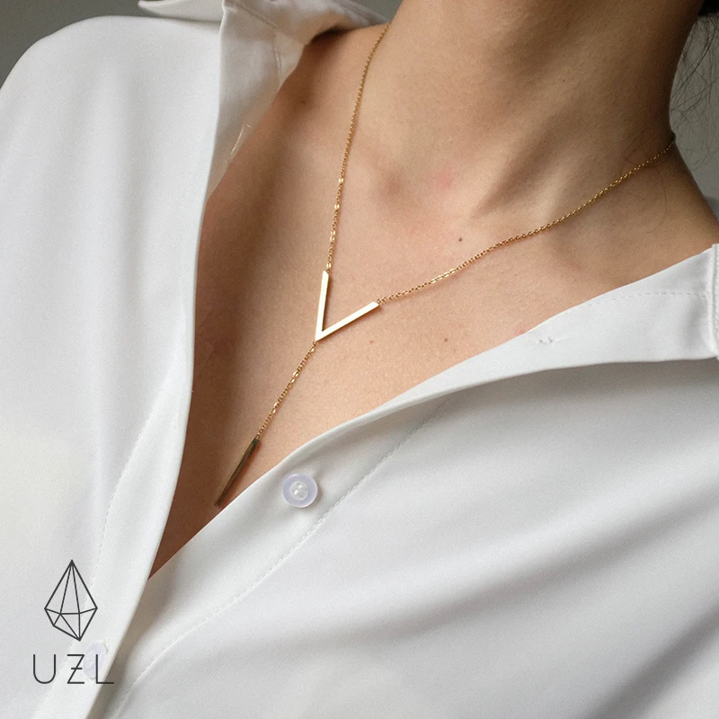 V-Shaped Niche Design Necklace Personal Accessories Internet Celebrity Exquisite Cold Clavicle Chain Tassel 
V-Shaped Niche Design Necklace Personal Accessories Internet Celebrity Exquisite Cold Clavicle Chain Tassel