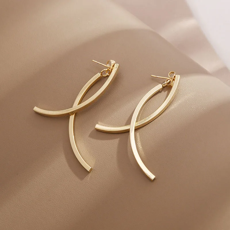 2022 New Trend Retro Geometric Cross Metal Feminine Temperament Earrings Korean Fashion Golden Party Jewelry Gift Earrings
2022 New Trend Retro Geometric Cross Metal Feminine Temperament Earrings Korean Fashion Golden Party Jewelry Gift Earrings