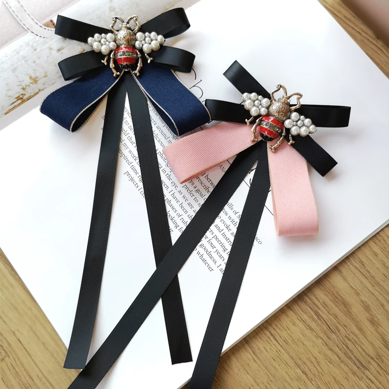 Women Bee Bow Tie Vintage Big Gem Cameo Lady Head Ribbon Tassel Brooch Chic Girls Elegant Jewelry Collar Pin Girl Cravat Riband
Women Bee Bow Tie Vintage Big Gem Cameo Lady Head Ribbon Tassel Brooch Chic Girls Elegant Jewelry Collar Pin Girl Cravat Riband
