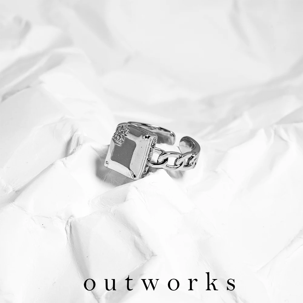 Outworks 2021 New Creativity Square Notch Metal Personality Versatile Temperament Fashion Ring For Women Gift Party Jewelry
Outworks 2021 New Creativity Square Notch Metal Personality Versatile Temperament Fashion Ring For Women Gift Party Jewelry