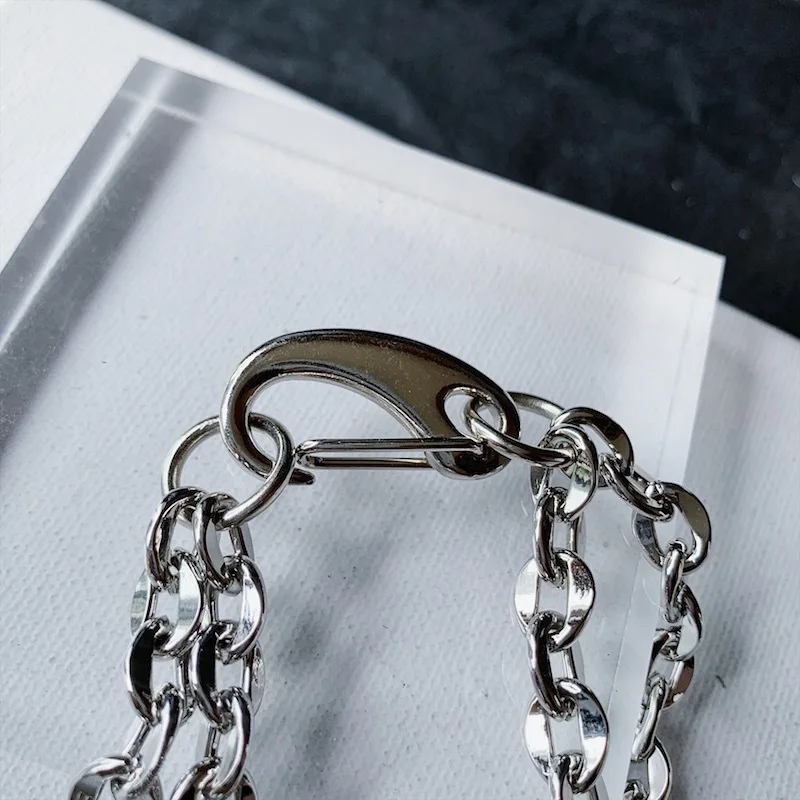 Hip hop popular logo double chain bracelet instagram fire men's and women's jewelry with the same black men's bracelet bracelet
Hip hop popular logo double chain bracelet instagram fire men's and women's jewelry with the same black men's bracelet bracelet