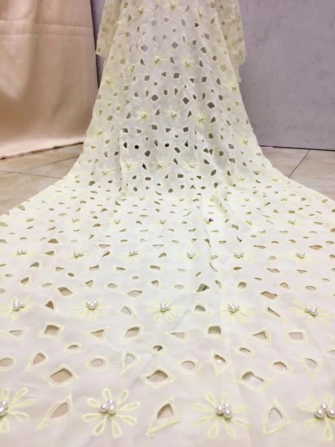 French African Lace Fabric High Quality African Embroidered Tulle Lace Fabric For Wedding Dress Fashion D111
French African Lace Fabric High Quality African Embroidered Tulle Lace Fabric For Wedding Dress Fashion D111