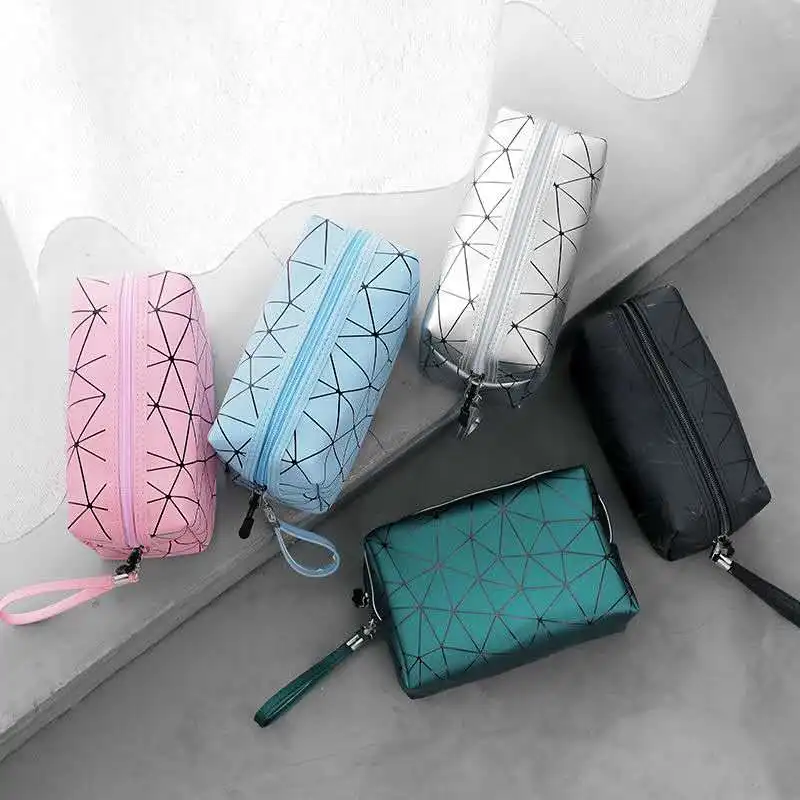 Fashion Women Make-Up Bag Hand Strap Portable Large Capacity Waterproof Carry-Out Cosmetics Wash Gargle Bag
Fashion Women Make-Up Bag Hand Strap Portable Large Capacity Waterproof Carry-Out Cosmetics Wash Gargle Bag