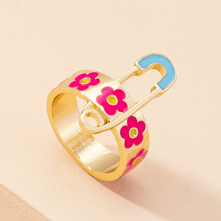 2021 New Summer Sweet Retro Personality Design Pin Flowers Simple Dripping Oil Alloy Ring for Women Delicate Jewelry Accessory
2021 New Summer Sweet Retro Personality Design Pin Flowers Simple Dripping Oil Alloy Ring for Women Delicate Jewelry Accessory