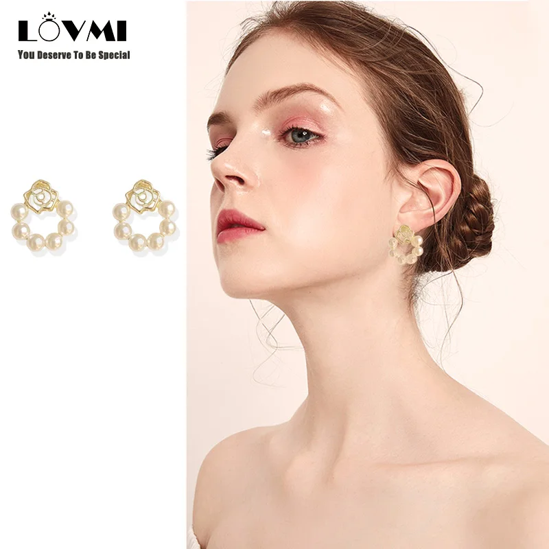 2021 New Vintage Pearl Earrings For Women Stud Hollow Rose Shape Cute Dangle Jewelry Earring Ornaments For Wedding Party Gift
2021 New Vintage Pearl Earrings For Women Stud Hollow Rose Shape Cute Dangle Jewelry Earring Ornaments For Wedding Party Gift