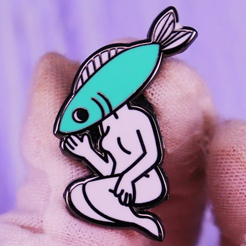 Эмалированные металлические значки в виде голубой рыбы девушки на удачу