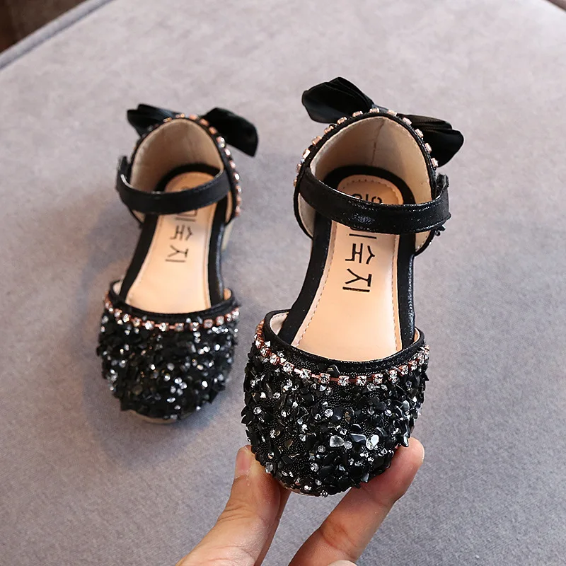 New Children Princess Shoes Baby Girls Flat Bling Leather Sandals Fashion Sequins Soft Children Dance Party Sparkly Shoes
New Children Princess Shoes Baby Girls Flat Bling Leather Sandals Fashion Sequins Soft Children Dance Party Sparkly Shoes