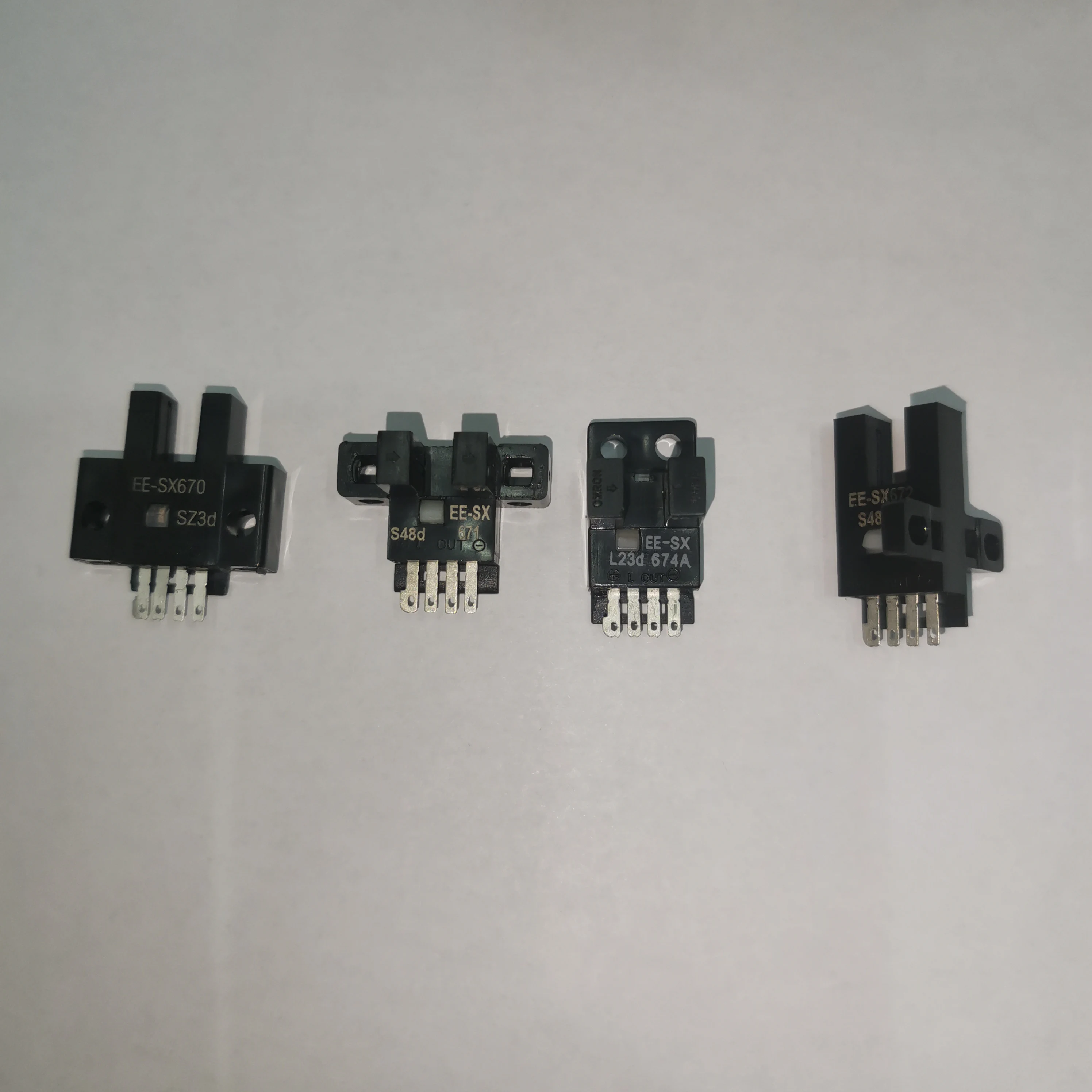 

10Pcs EE-SX670 EE-SX671 EE-SX672 EE-SX673 EE-SX674 EE-SX670A - SX674A EE-SX671R EE-SX674P New Photoelectric Switch Sensors
