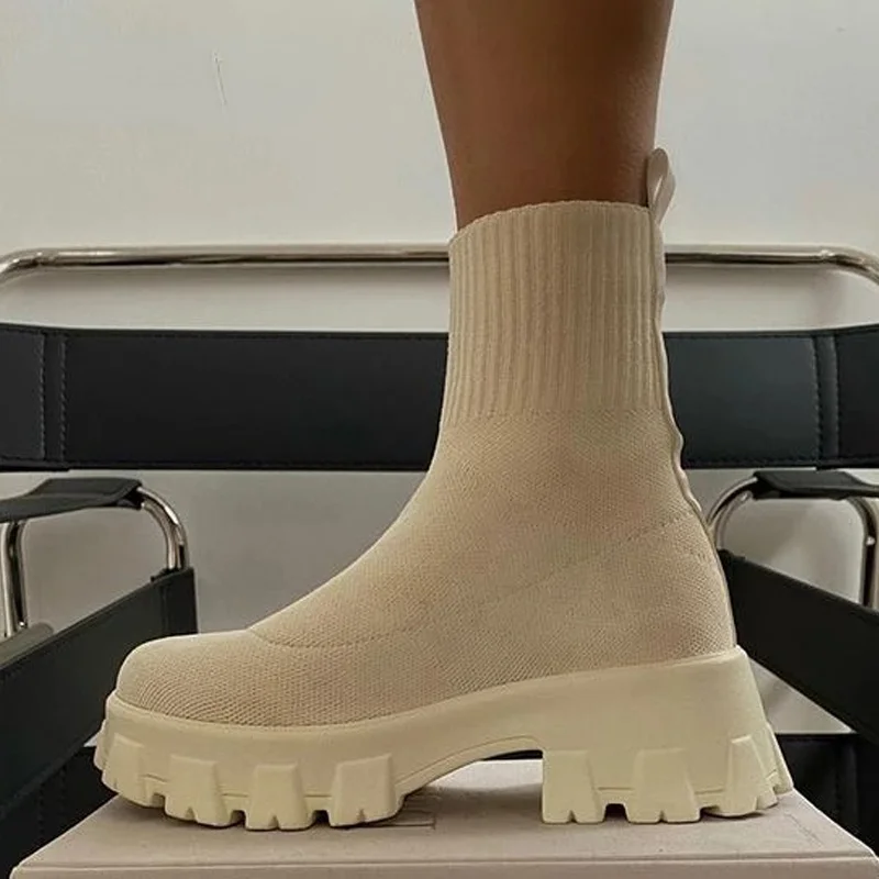 2021 Autumn Winter New Couple Socks Shoes Women Thick-soled Casual Large Size Net Red Knitted Short Boots Women botas de mujer
2021 Autumn Winter New Couple Socks Shoes Women Thick-soled Casual Large Size Net Red Knitted Short Boots Women botas de mujer