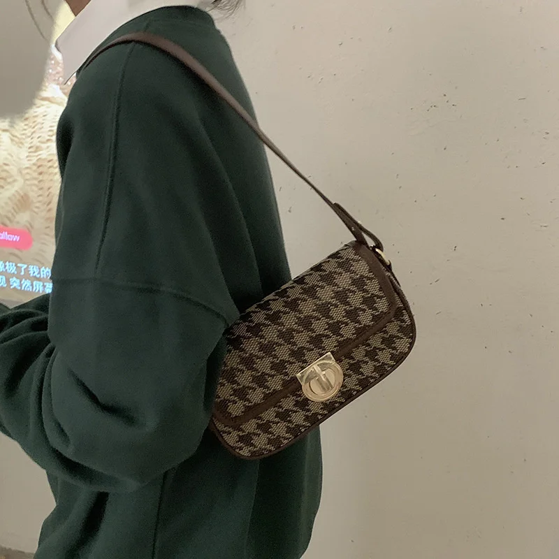 Lattice Underarm Bag Women's 2021 Winter New Fashion Small Square Bag Versatile Ins Single Shoulder Bag Messenger Bag
Lattice Underarm Bag Women's 2021 Winter New Fashion Small Square Bag Versatile Ins Single Shoulder Bag Messenger Bag