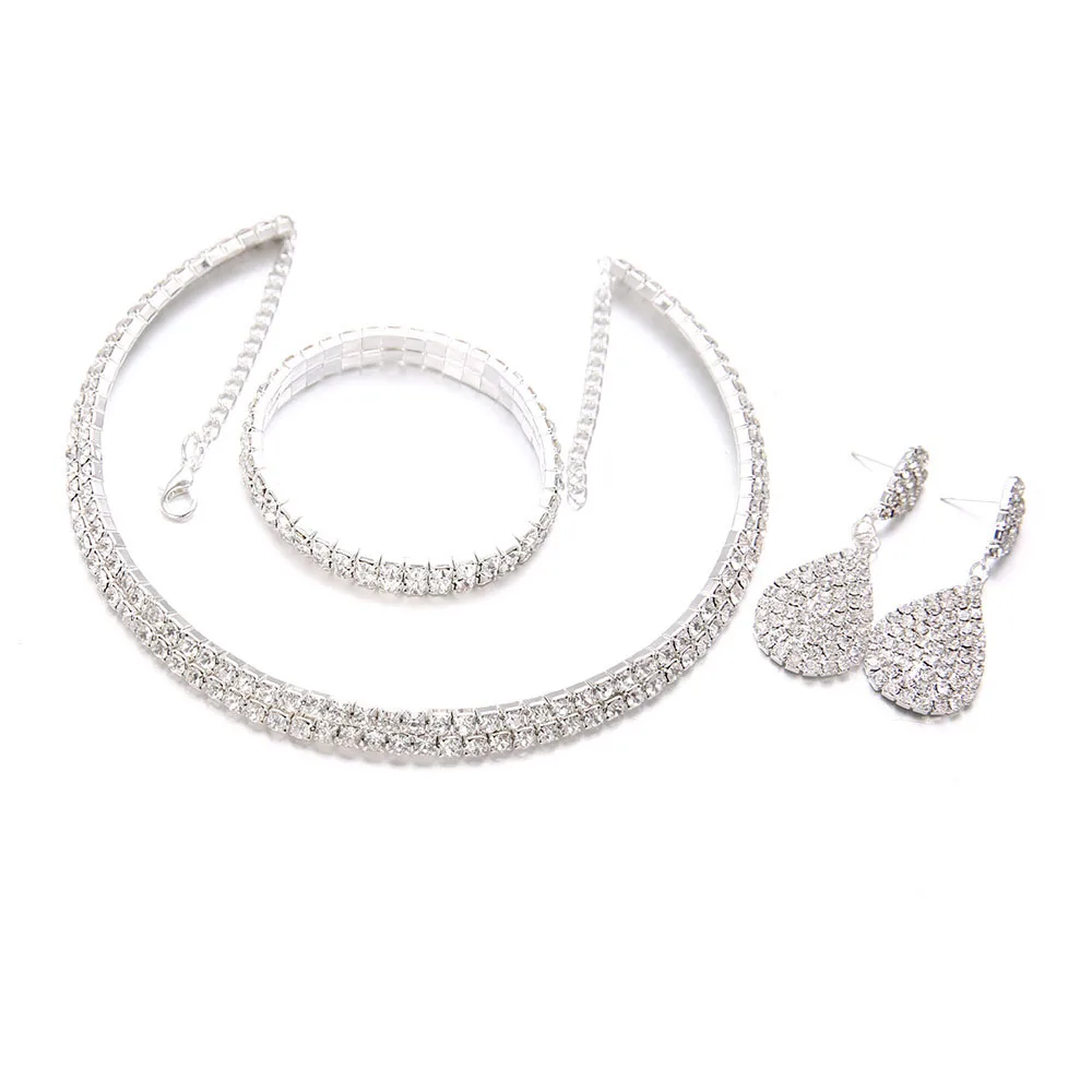 Fashion new personality full diamond multi-layer collar set clavicle chain necklace drop earrings bracelet three-piece set
Fashion new personality full diamond multi-layer collar set clavicle chain necklace drop earrings bracelet three-piece set