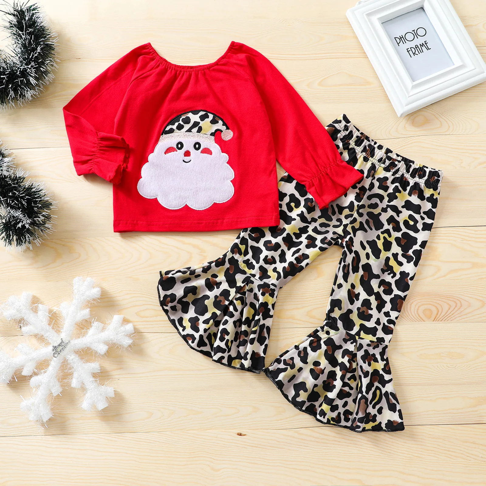 1-4 Years Girl\u2019s T-shirt and Trousers Suit Cute Santa Embroidery Long Sleeve Tops and Leopard Trumpet Pants
1-4 Years Girl\u2019s T-shirt and Trousers Suit Cute Santa Embroidery Long Sleeve Tops and Leopard Trumpet Pants