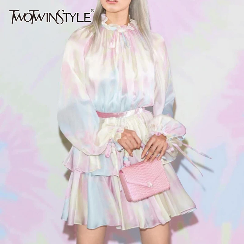 Женское платье с воротником-стойкой TWOTWINSTYLE, белое мини-платье с длинными рукавами-фонариками, высокой талией и оборками на шнуровке, 2019
Женское платье с воротником-стойкой TWOTWINSTYLE, белое мини-платье с длинными рукавами-фонариками, высокой талией и оборками на шнуровке, 2019