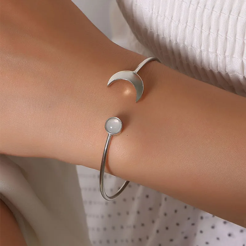 2021 Fashion Three-Color Natural Sun And Moon Wrist Bracelet Men And Women Sweet Simple Couples Gift Bracelet Jewelry Wholesale
2021 Fashion Three-Color Natural Sun And Moon Wrist Bracelet Men And Women Sweet Simple Couples Gift Bracelet Jewelry Wholesale